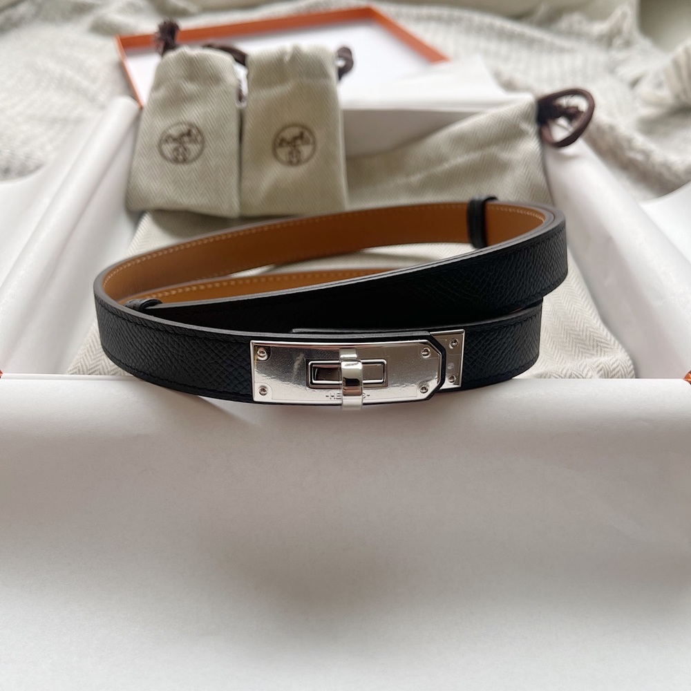 Pristine Hermes Kelly Belt in Black & Silver